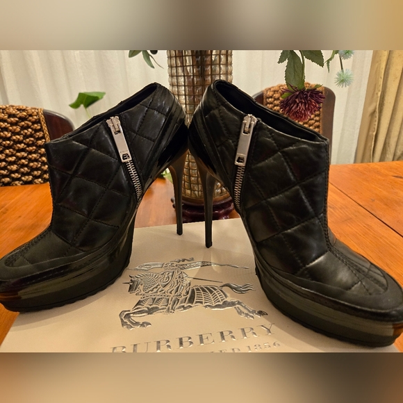 Beautiful Black Burberry Bootie - Picture 8 of 10